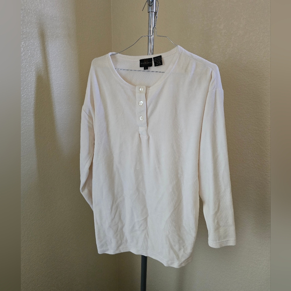 Jenny Buchanan Long Sleeve Pullover Sweater